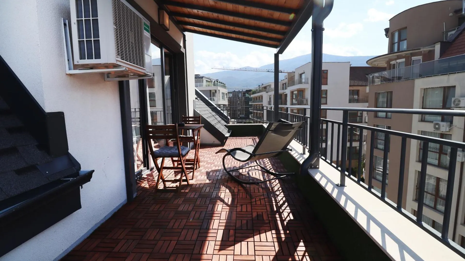 New Sofia Sunset 1Bdrm, Free Parking And Terraceアパートメント